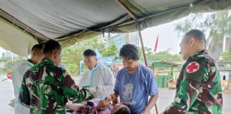 Gelar Khitanan Massal Anak-anak Perbatasan Saat Peringatan Maulid Nabi