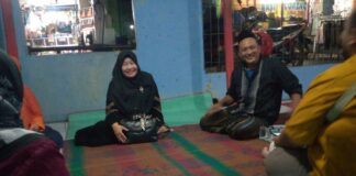 Mpok Yuli Takjiah ke Kediaman Tokoh Masyaratat Mamat Seran