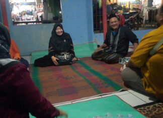 Mpok Yuli Takjiah ke Kediaman Tokoh Masyaratat Mamat Seran