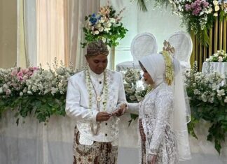 Resepsi Pernikahan Diah Nurul Hashifa Dengan Arifin Nur Prihantoro Sangat Meriah