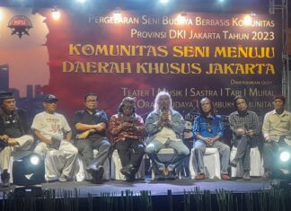 Parade Baca Puisi Pendoa Yang Lupa Nama Tuhannya Karya Nuyang Jaimee di Rooftop Pasar Gembrong Baru