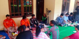 Kosim Ansori Pengemudi Ojol Caleg DPRD Bekasi Bersama Wisnu Aji Caleg Provinsi Partai Buruh Gelar Konsolidasi Pemenangan