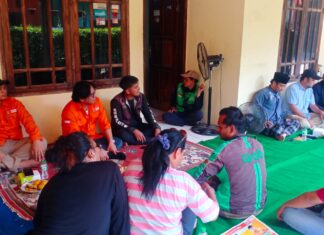 Kosim Ansori Pengemudi Ojol Caleg DPRD Bekasi Bersama Wisnu Aji Caleg Provinsi Partai Buruh Gelar Konsolidasi Pemenangan