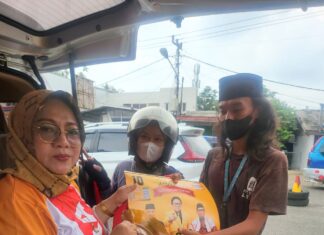 Hari Terakhir Kampanye, Dwi Hidayati, Caleg Hanura Sapa Warga Berkeliling