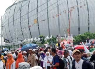 Relawan Mpok Yuli Hadiri Kampanye Terakhir AMIN