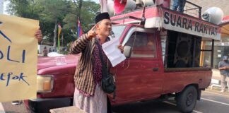 Diduga lakukan kongkalingkong,BLP Depok di gruduk massa.