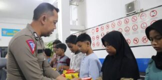 30 Anak Yatim Piatu Dapat Santunan Dari Satlantas Polres Metro Depok