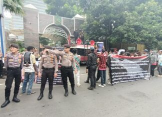 Geruduk Kejagung, Mahasiswa Papua Minta Johanes Rettob Segera Ditetapkan Jadi Tersangka TPPU