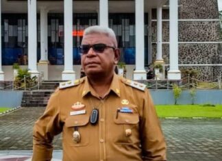 Astaga!! Menjelang Akhir Masa Jabatan, Johanes Rettob Tinggalkan Defisit 800 Miliar