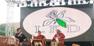 LEMBAGA KEBUDAYAAN DEPOK GELAR PENTAS SENI KOLOSAL DI JAKARTA GLOBAL UNIVERSITY