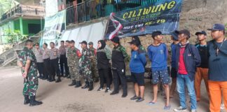 Dalam Rangka HUT TNI ke 79 HIPAKAD Kota Depok Gelar Aksi Bersih Bersih Sungai Ciliwung