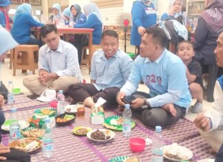 Sarapan Diwarung Cak Munir Supian Suri Disambut Hangat Para Pedagang Pasar Cisalak