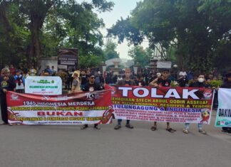 AMT PWI LS PNIB Lakukan Kirab Merah Putih Tulungagung Tolak Kehadiran Habib Syech Dan Lawan Manipulasi Sejarah Peradaban Bangsa