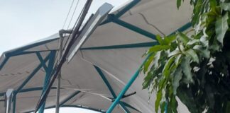 Diduga Kontraktor Kerja Tak Sesuai Spek : Belum Diserahterimakan, Sarana Olah Raga Nyaris Roboh, Tak Ada Korban Jiwa