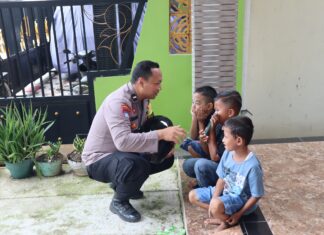 Perpustakaan Keliling Tingkatkan Minat Baca Anak Di Desa Geneng, Inovasi Bhabinkamtibmas Polsek Mijen