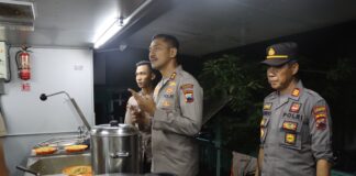 Kapolres Demak Cek Tempat Pengungsian dan Dapur Umum