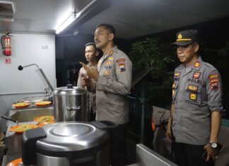 Kapolres Demak Cek Tempat Pengungsian dan Dapur Umum