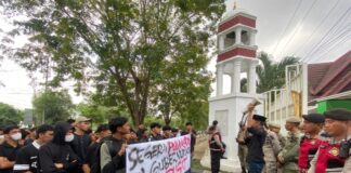 Mahasiswa Minta Pj Gubernur Aceh Kembali Ke Pusat