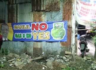 Spanduk Bertuliskan Bahlil No Gas 3 Kg Yes Muncul di Bebrapa Sudut Jalan Kota Depok
