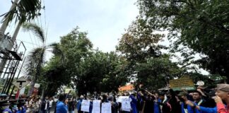 ALIANSI KETUA RAYON PERGERAKAN MAHASISWA ISLAM INDONESIA (PMII) SE-LAMONGAN “TUNTUT TRANSPARANSI DAN PENEGAKAN HUKUM TERHADAP KASUS KORUPSI DANA HIBAH GEDUNG PEMKAB LAMONGAN”