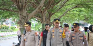 Kapolres Demak Berbagi Takjil, Ringankan Beban Pemudik di Bulan Ramadhan