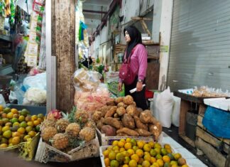 Pedagang Pasar Mranggen Sangat Resah Keluhkan Atap Bocor Hingga Timbulkan Banjir