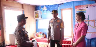 Kapolres dan Ketua Bhayangkari Demak Semangati Petugas Pos Pengamanan Lebaran