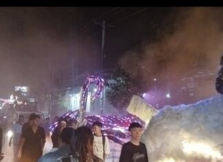 Ratusan Umat Muslim di Kelurahan Batursari Kecamatan Mranggen Kabupaten Demak Mengikuti Pawai Takbir Menyambut Idul Fitri