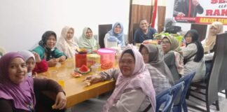 Kediaman Ketua DKR Kota Depok Silih Berganti Terima Kunjungan Masyarakat Usai Lebaran