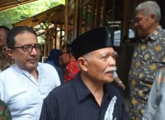 Aki Jatnika Gelar Halal Bihalal di Rumah Bambu Muara Beres, Ajak Seniman dan Budayawan Semangat Berkarya