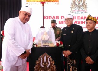 Rudy Susmanto Sambut Kedatangan Mahkota Binokasih Keraton Sumedang Larang