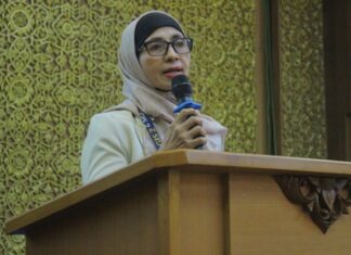 Ernie Djohan Terharu Raih Penghargaan Kartini Musik dan Film 2025