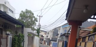 Ada Pekerja Dibawah Umur Diproyek Peningkatan Jalan Lingkungan Kota Depok