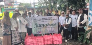MT Balwan Gelar Jumat Berkah Di Depan Balikota Depok