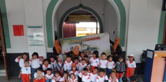Outing Class : Menjelajahi Keindahan TK Dhamarini Satu Mranggen Naik Kereta Api