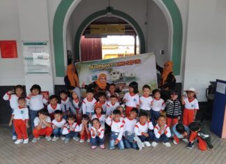 Outing Class : Menjelajahi Keindahan TK Dhamarini Satu Mranggen Naik Kereta Api