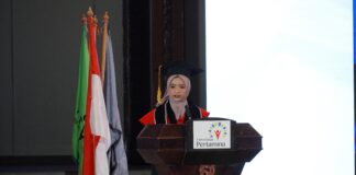 Kisah Anak Seorang Buruh Lepas Menjadi Wisudawan Terbaik di Universitas Pertamina
