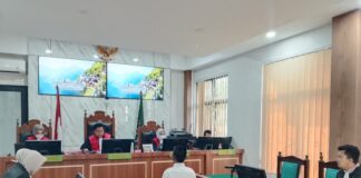 PN Depok Gelar Sidang Pembunuhan Sadis, Korban Dibacok Berkali kali, Hakim Andry Eswin Pimpin Jalannya Persidangan
