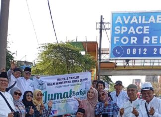 Gelar Giat Rutin ‘Jum’at Berkah’ MT. Balwan Bagikan 250 Nasi-box Dijalan Margonda Depok