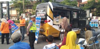 Polres Demak Gelar Layanan Publik Di Car Free Day Hari Bhayangkara Ke-79