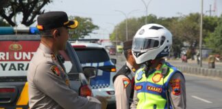 Puluhan Sopir Truk Menuju Semarang untuk Aksi Damai ODOL Dikawal Polres Demak