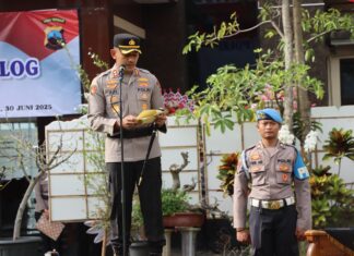 Kado Hari Bhayangkara Ke-79, Polres Demak Berikan Kenaikan Pangkat Kepada 84 Personel