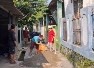 Patut Dicontoh, Berbasis Swadaya Masyarakat RW 07 Boponter Laksanakan Perbaikan Jalan