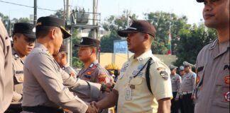 Dua Warga Heroik Terima Penghargaan Kapolres Depok Atas Aksi Beraninya Gagalkan Pencurian