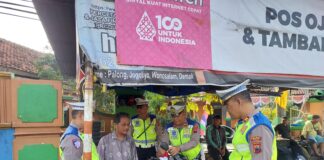Satlantas Polres Demak Ajak Masyarakat Kibarkan Bendera Merah Putih Dalam Rangka HUT RI ke-80