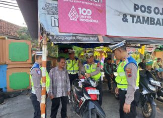 Satlantas Polres Demak Ajak Masyarakat Kibarkan Bendera Merah Putih Dalam Rangka HUT RI ke-80