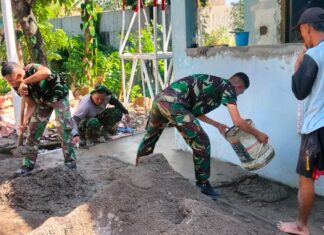 Bersama Warga, Satgas TMMD Reguler Ke-125 Kodim 0735/Surakarta Genjot Renovasi MCK Umum