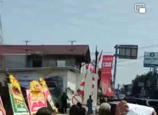 Bupati Bogor Lari dari Warga Korban Tol Desari