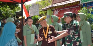 Kemurahan Hati Seorang Kasdam IV/Diponegoro, Borong Hasil UMKM Dan Dibagikan Kepada Veteran, Linmas dan Masyarakat Yang Hadir Upacara TMMD