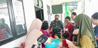 Babinsa Joyotakan Dampingi Posyandu Balita Diwilayah